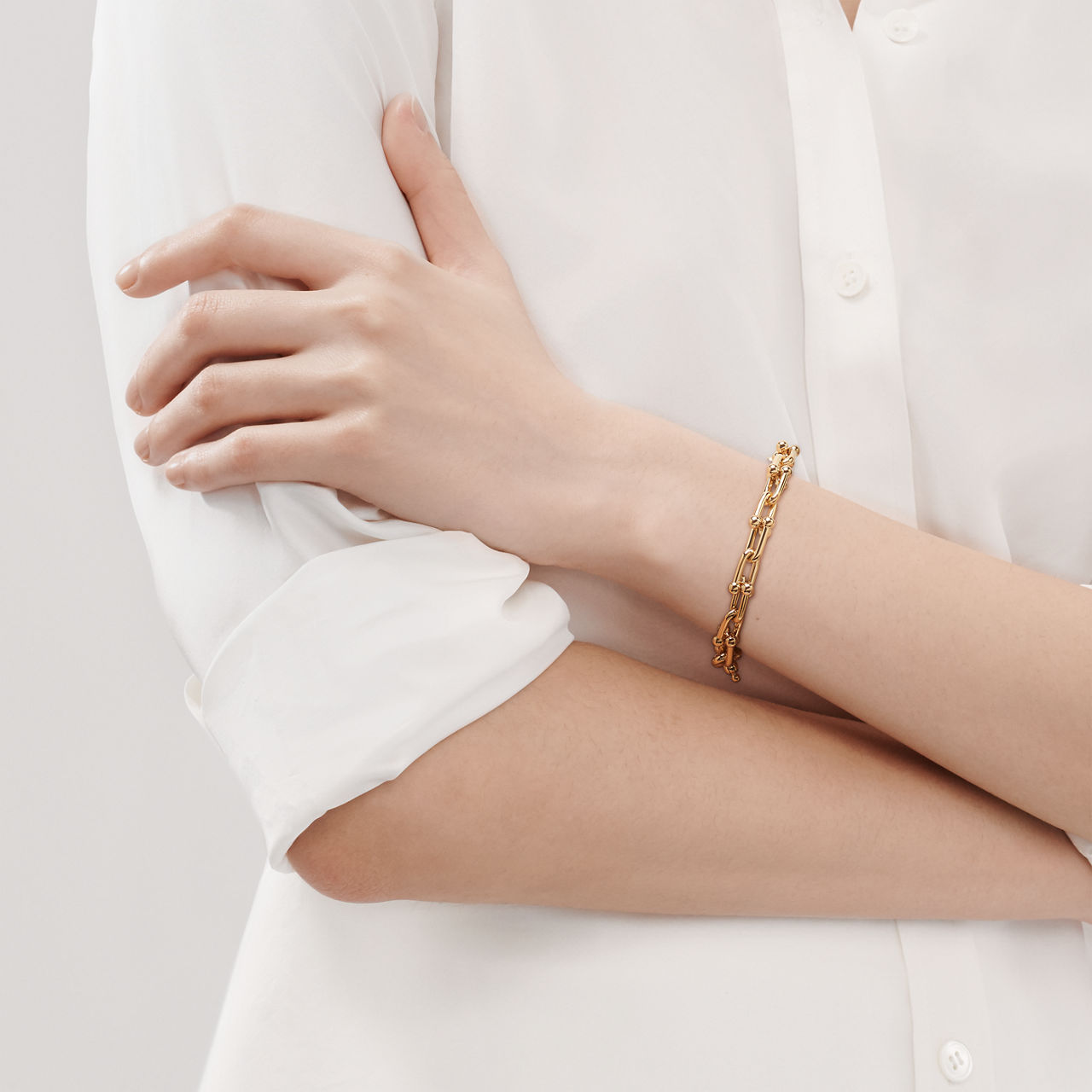 Tiffany HardWear Medium Link Bracelet in 18K yellow gold, image courtesy of Tiffany & Co.